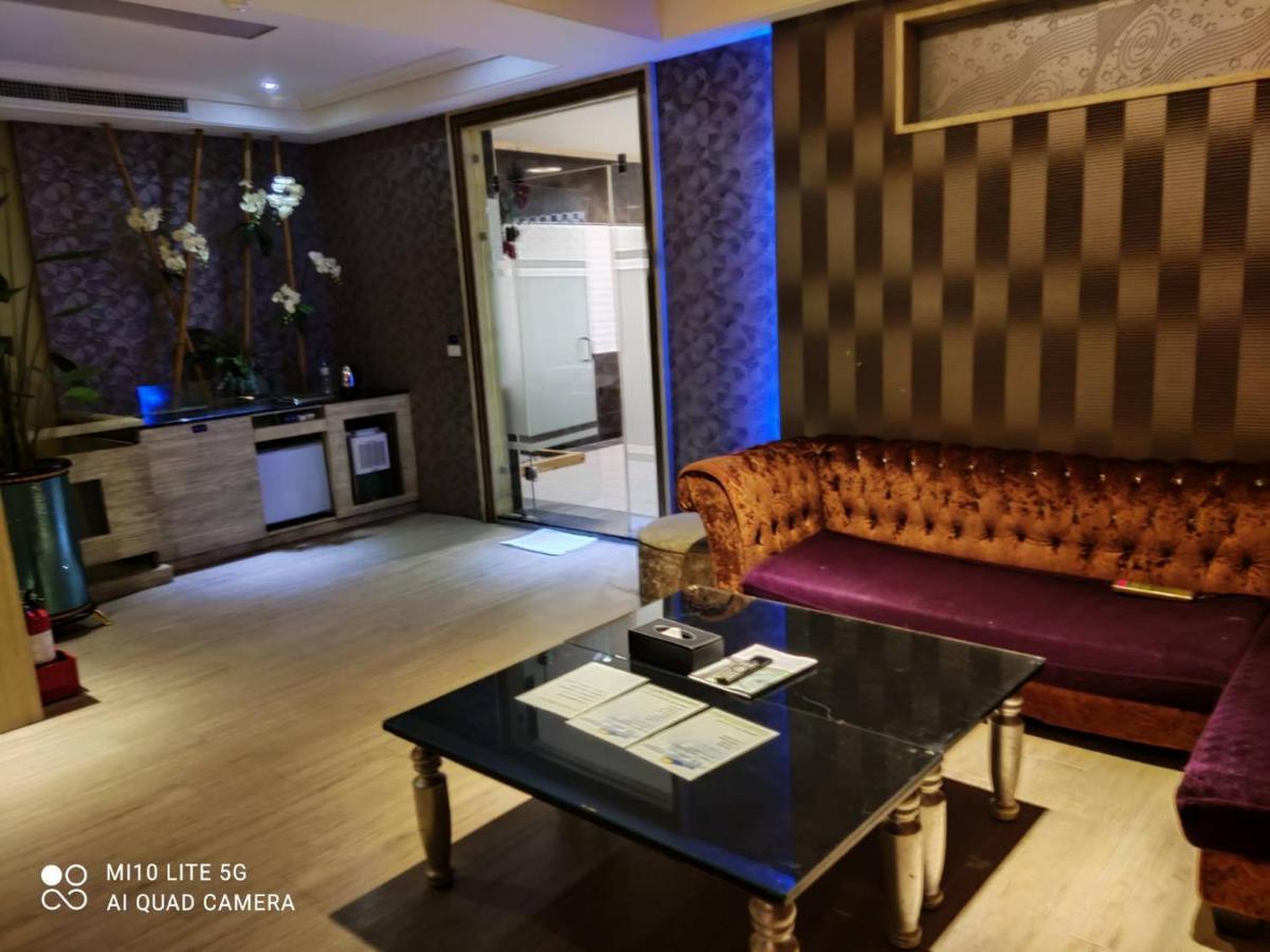 Blue Sky Motel Guishan Dış mekan fotoğraf
