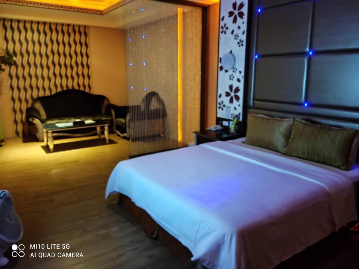 Blue Sky Motel Guishan Dış mekan fotoğraf