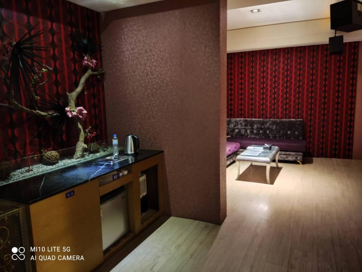 Blue Sky Motel Guishan Dış mekan fotoğraf